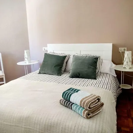 A Pocos Minutos Del Centro Con Parking Gratis En El Edificio Nº Registro Vu-74 Апартаменты *