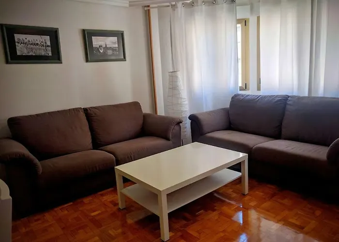 A Pocos Minutos Del Centro Con Parking Gratis En El Edificio Nº Registro Vu-74 Salamanca