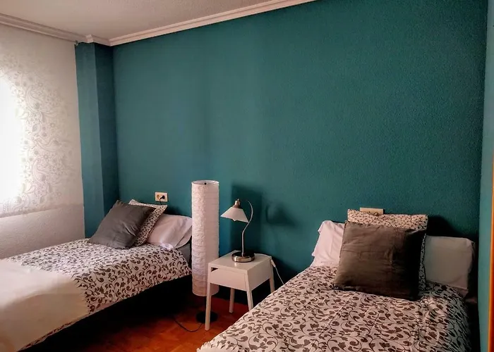 A Pocos Minutos Del Centro Con Parking Gratis En El Edificio Nº Registro Vu-74 Appartement